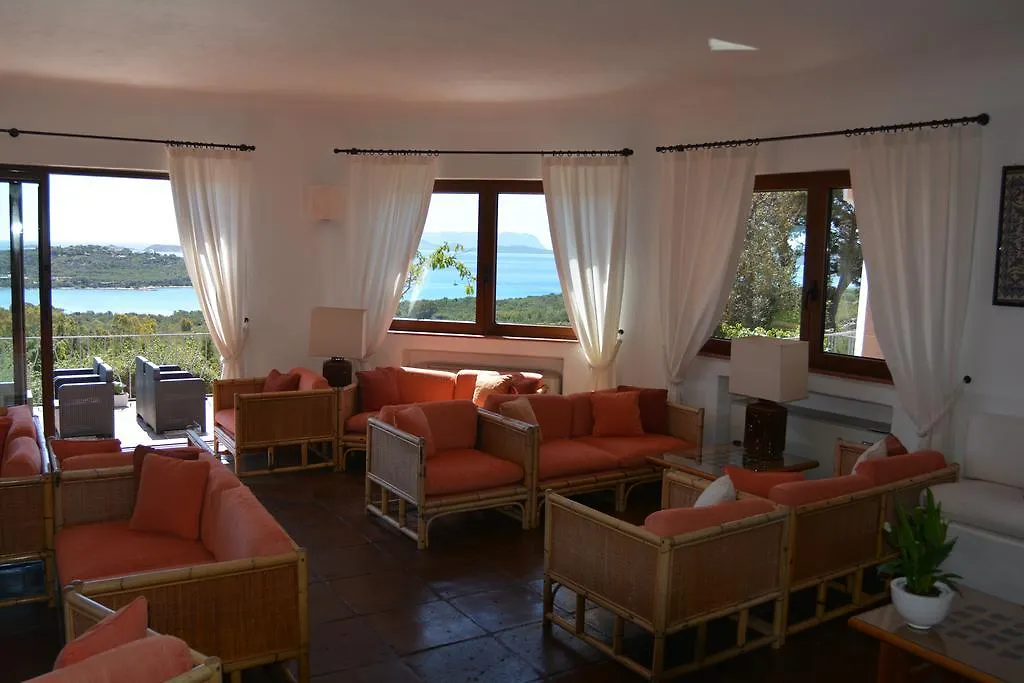 Hotel Valdiola Порто-Черво 3*,  Италия